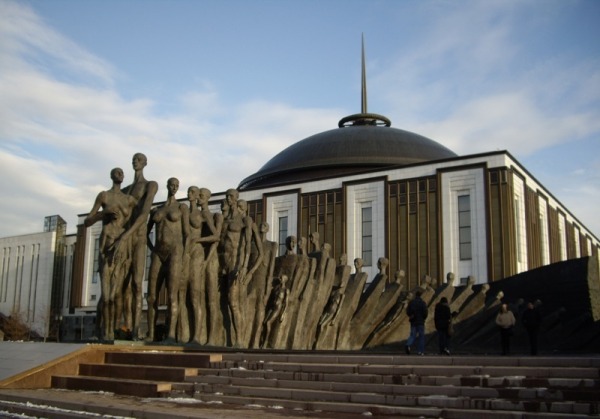 Памятник жертвам холокоста