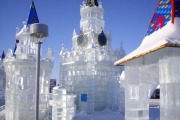 Снежный городок на Поклонной горе «Ледовая Москва. В кругу семьи»