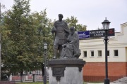 Памятник преподобному Савве Сторожевскому и князю Юрию Звенигородскому