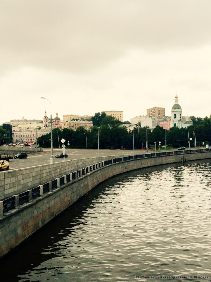 вид на Ивановскую горку с Астаховского моста