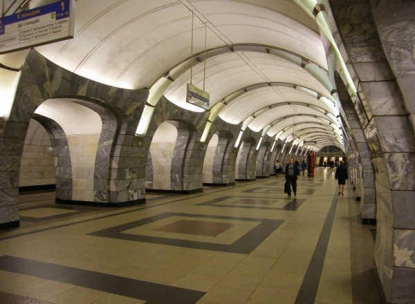 Картинки по запросу 6. Станция метро «Чкаловская» москва