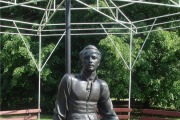 Памятник М.Ю. Лермонтову в Парке искусств «Музеон»
