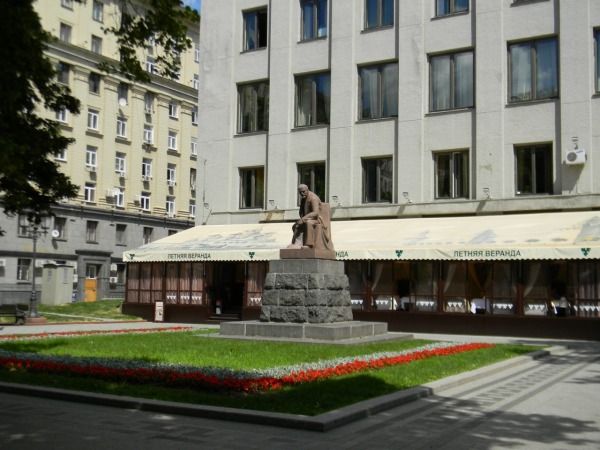 Памятник В.И. Ленину на Тверской площади