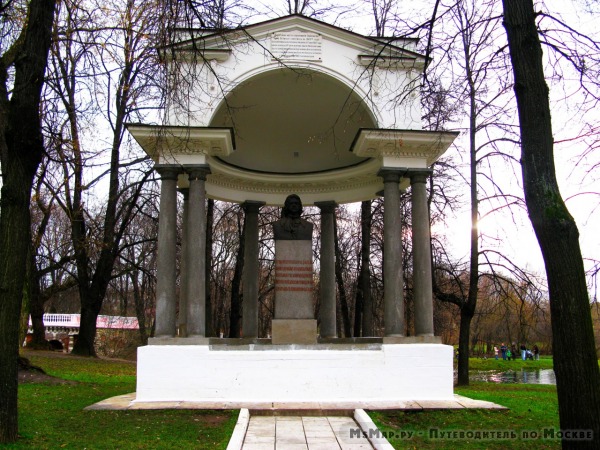 Беседка-ротонда – памятник места отдохновения императора Петра Великого