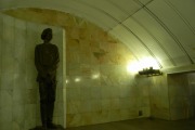 Памятник Максиму Горькому на станции «Тверская»